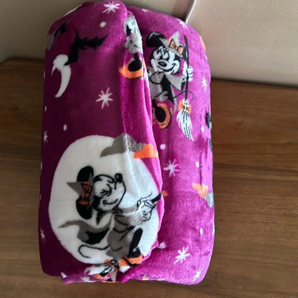 Mickey Halloween blanket